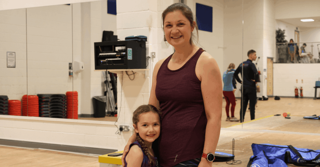 Lady with her daughter in a THRIVE family class